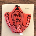 刺繍ブローチGirl  パー