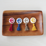 ツバメ＆タッセルブローチ