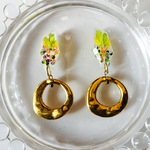イロドリ押し花とゴールドフープのピアス/イヤリング