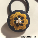 再販☆刺繍☆くるみボタンのヘアゴム