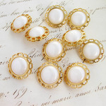 ■再販■10個入■14mm■ビンテージボタン (ゴールドホワイト花びら　ハート)　［希少］ [0795] アクセサリーに!