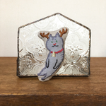手刺繍リネンブローチ（トナカイサバ猫）
