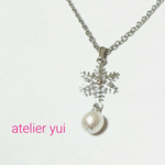 【再販】大人可愛い 雪の結晶とコットンパールのネックレス