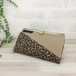 ベージュ×ヒョウ柄の長財布