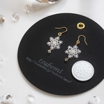 <極細>snow flake タティングレースモチーフピアス [クリア] 