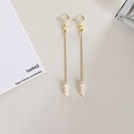 再販シルキーパールをあしらった揺れるフックピアス