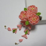 一越ちりめん　八重桜の髪飾り(下がり付き)