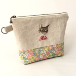 mo-chin様オーダー品☆ねこの手刺繍の化粧ポーチ