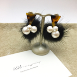 【New!】三角べっこう＆コットンパールのファー付ピアス