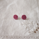 【刺繍】レトロなローズのイヤリング(樹脂ノンホール)