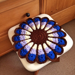 レトロでカラフルなお花円座　   wpbb