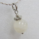 ムーンストーンネックレス　9mm