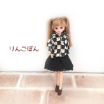 ねこちゃんブロックチェックシャツと黒のスカート（リカちゃん、ブライスサイズ）