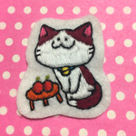 ちゃぶ台とねこのワッペン