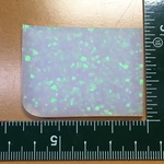 人工オパール　お試し用　端材　GREEN Fire ホワイト　　約8ｇ