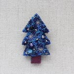 星空のクリスマスツリー　フェルトブローチ