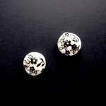 小花柄プチピアス