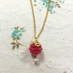 いたずらっぽい木苺とパールネックレス【３色】