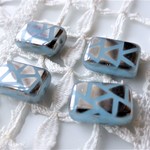 お買い得🎊チェコビーズ　長方形三角ドット4個