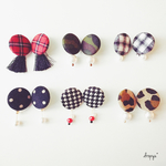 winter color でかでかくるみボタンピアス*
