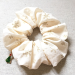 クリスマスのチャーム付きシュシュ/ホワイト