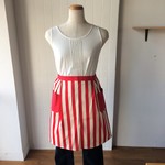北欧風ストライプ柄のエプロン