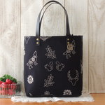 北欧風キャンパス刺繍『リス』黒 L バッグ