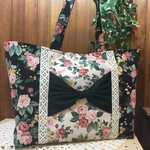 ＊送料無料＊A4サイズが入るトートバッグ(花柄、オフホワイト×ブラック、リボン)