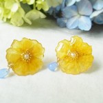 ＜チタンポスト＞モッコウバラ押し花レトロピアス　blue
