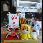 ＊お正月　着ぐるみを着た２匹のねこちゃん②　置物＊