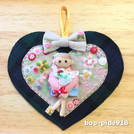 羊毛刺繍ビーズ刺繍手刺繍のタペストリー風ハートのウォールオーナメント♡