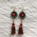 【SALE】tea green×brown▷▷刺繍タッセルピアス