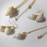 苺セット(WｽﾜﾛG)/展示*撮影などで制作したアクセサリー(未使用)