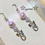 ネコちゃんリボンのピンクガラスパールピアス