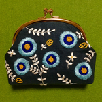 花の刺繍 がま口ポーチ