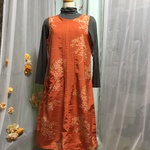 大きなポケット朱色のジャンバースカート