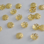 アクセサリーパーツ ビーズキャップ 平花 ゴールド 7mm 100個[4582434317443] 