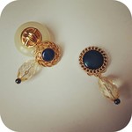 青とゴールド♡ヴィンテージボタンのアシメイヤリング ピアス