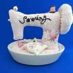 ミシン型ピンクッション　淡いピンク（ピンクリボン）