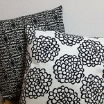 再販💗2枚組 モノトーン&ダリア柄クッションカバーセット (ファスナータイプ)