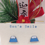 【送料無料あり】【特別価格】富士山ピアス／sonssmile