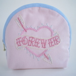 手刺繍ファスナーポーチ「FOREVER・ピンク」