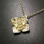 ユリのシルバーペンダント