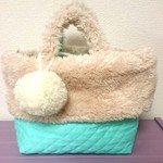 もこもこトートバッグ(ボンボンつき)