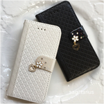 iPhone7 揺れるチャームの手帳型ケース