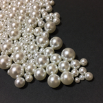 穴なし☆オフホワイト4.10.12mm☆30ｇ樹脂パール☆