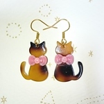 ねこ&べっこうピアス。リボン🎀