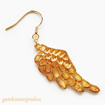 金色の翼のフックピアス【イヤリング等変更可】