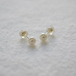 小粒で可愛いパールピアス あこや真珠 イエローゴールド K18