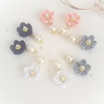 セール＜受注製作＞　つまみ細工　花ピアス　